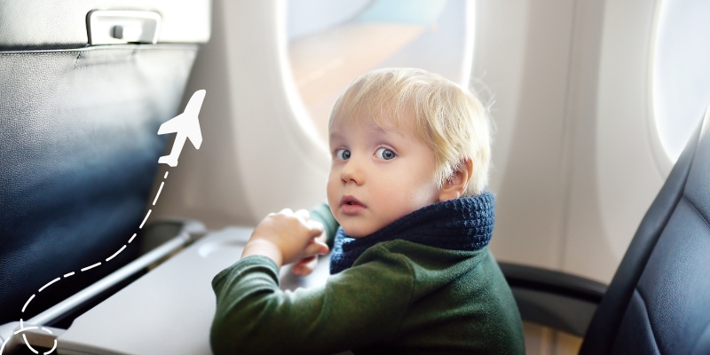 Criança paga passagem de avião? Entenda as regras, descontos e como economizar