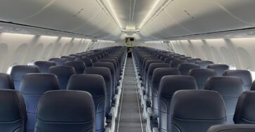quantos passageiros cabem em um avião