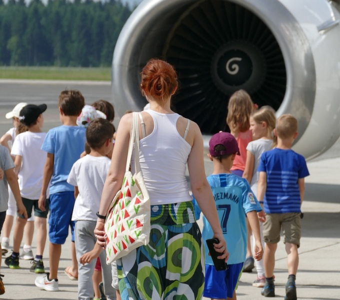 A partir de qual idade paga passagem de avião? Fique por dentro!