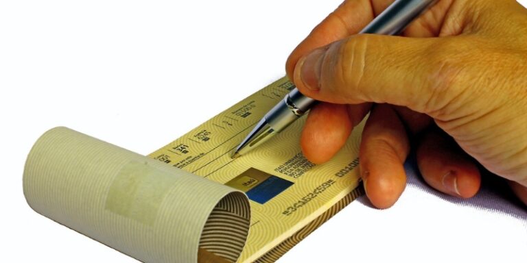 Cheque Defaced O que é cheque fraudado? Entenda sobre essa fraude