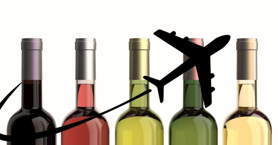 Pode levar bebidas no avião? Regras e dicas essenciais