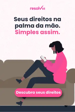 Ilustração de uma mulher sentada em um sofá olhando para o celular